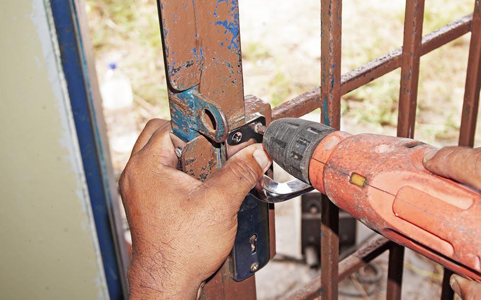 serrure porte Beynes